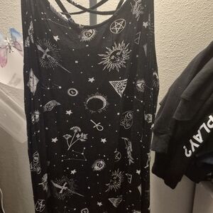 Hot Topic Graphic Black and White Backless Tank Top
